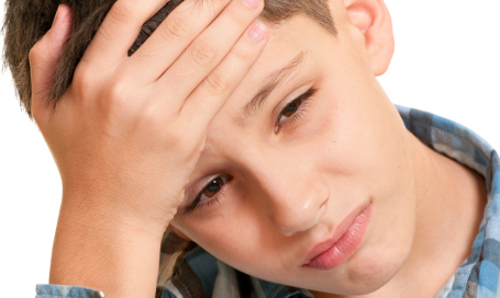 Kopfschmerzen bei Kindern – was sind die möglichen Auslöser?