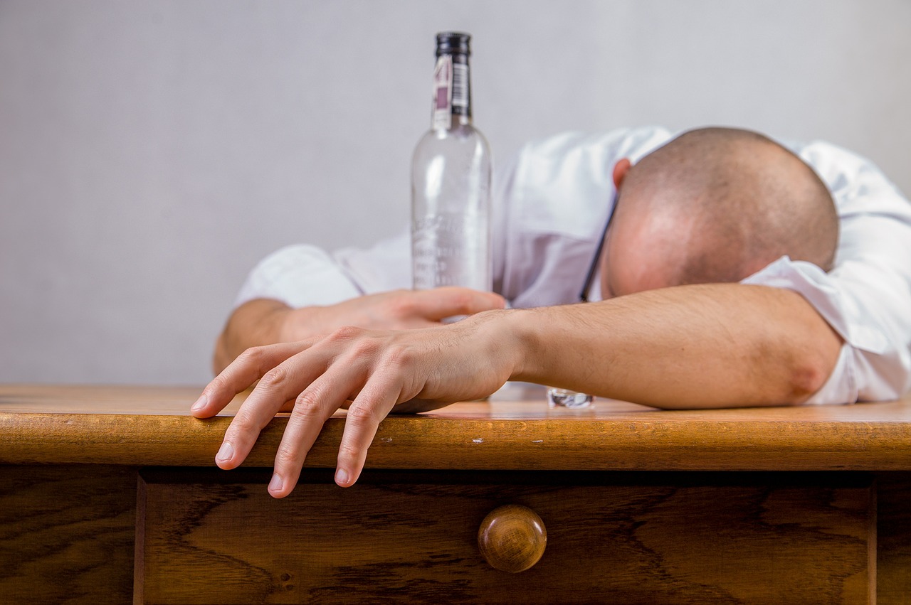 Studie belegt: Der Workaholic neigt zum Trinken