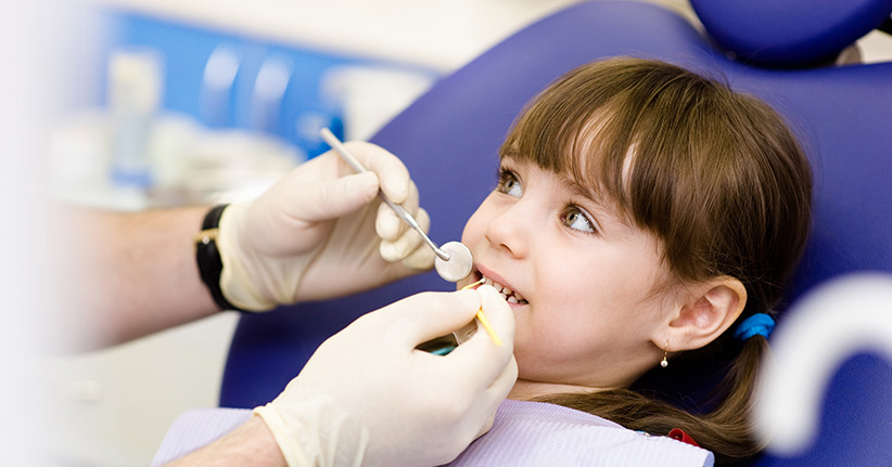 Karies bei Kindern - ab wann sollen Kinderzähne behandelt werden?