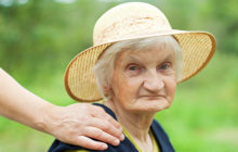 Mit der richtigen Pflegeversicherung fürs Alter vorsorgen