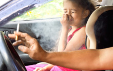 Rauchen mit Kindern im Auto endlich verbieten - Erschreckende Zahlen