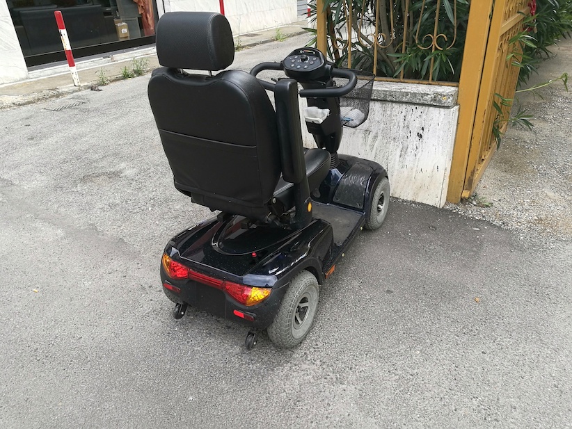 Ein elektrischer Rollstuhl für mehr Mobilität